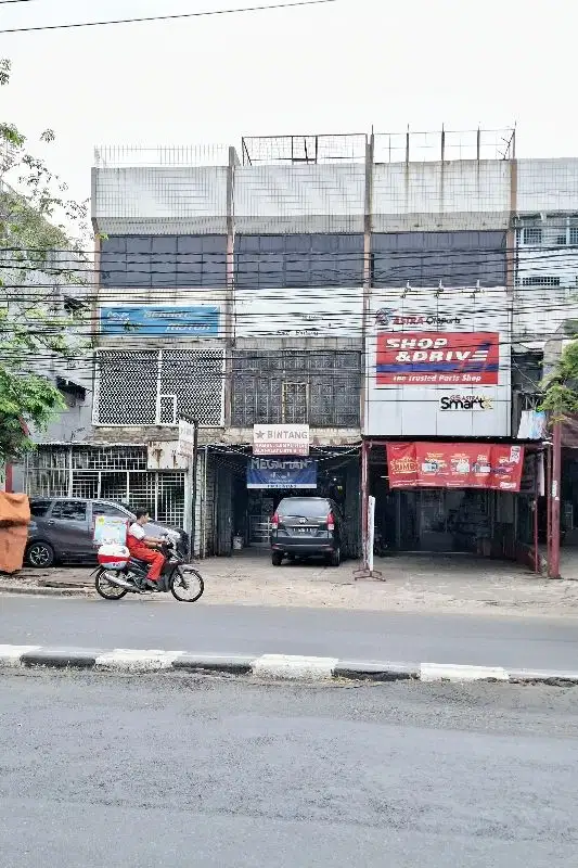 Ruko Ciledug Raya, Kreo, Strategis