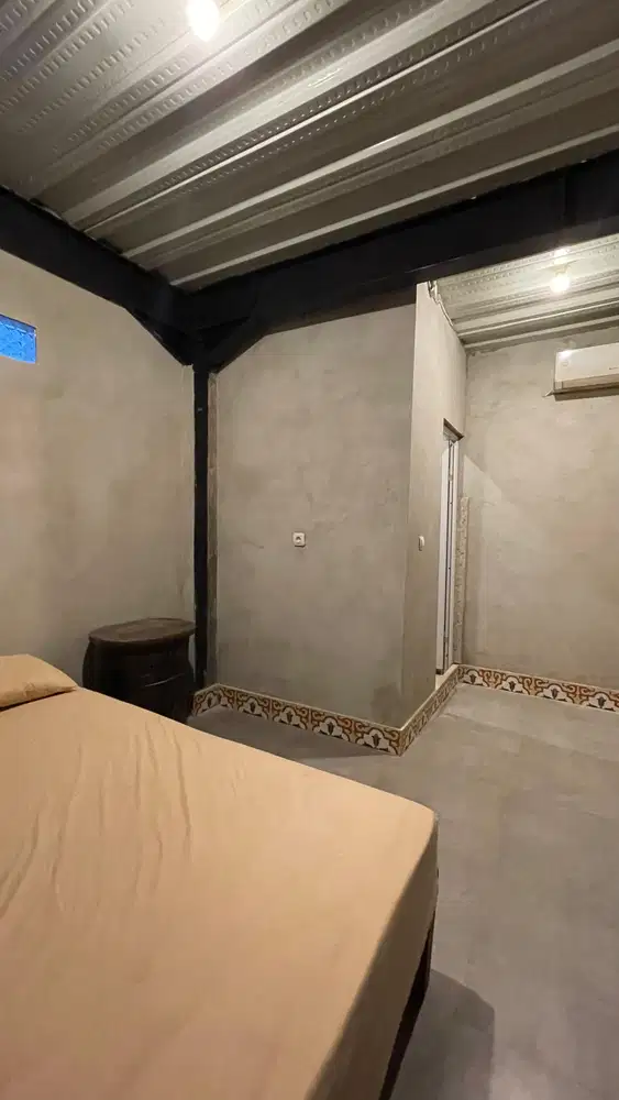 KOS BEBAS 24 JAM COLOMADU DEKAT BANDARA