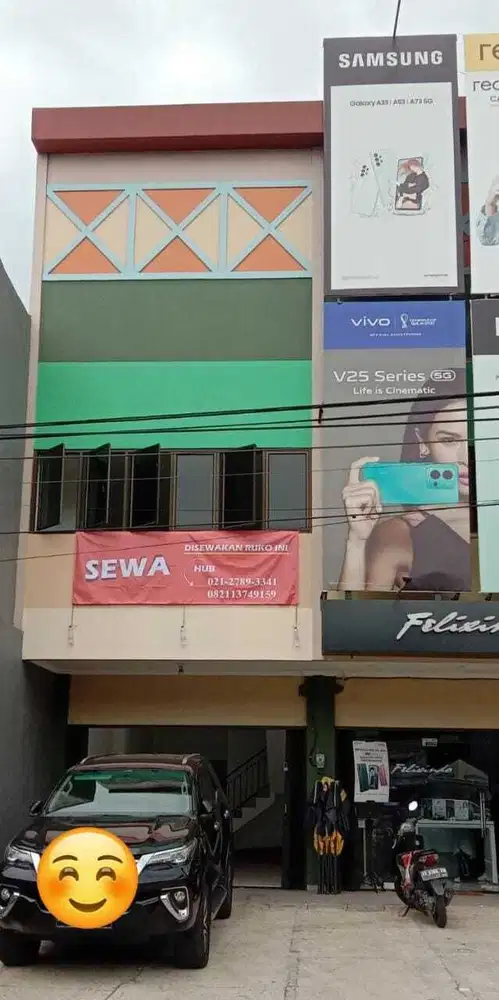 Disewakan Ruko Bagus 3 Lantai