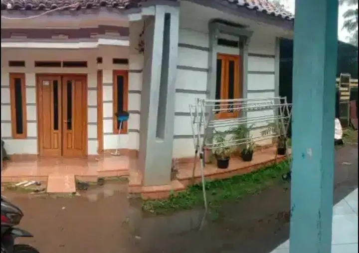 Jual rumah murah LT 200m², akses masuk mbl