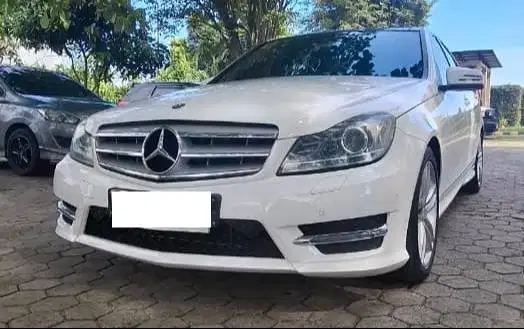 Mercedes Benz C300 AT (2013)