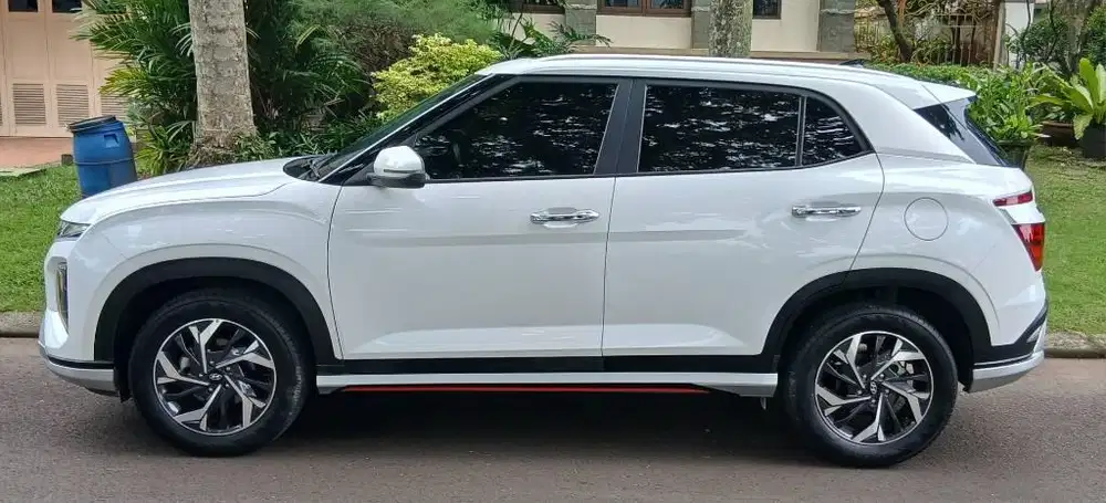 Hyundai Creta Prime A/T '22 - Tangan-1 dari baru - KM 16 ribu.