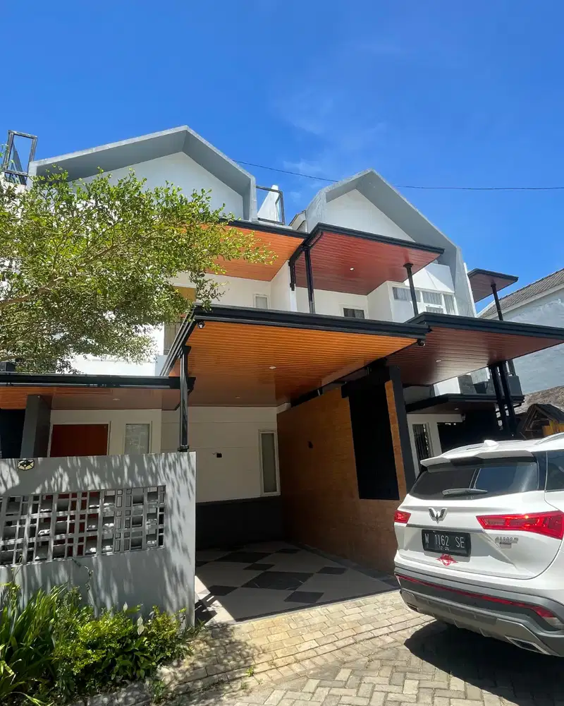 Premium Villa 2 lantai Di Lokasi Strategis Kota Batu bisa KPR DP Murah