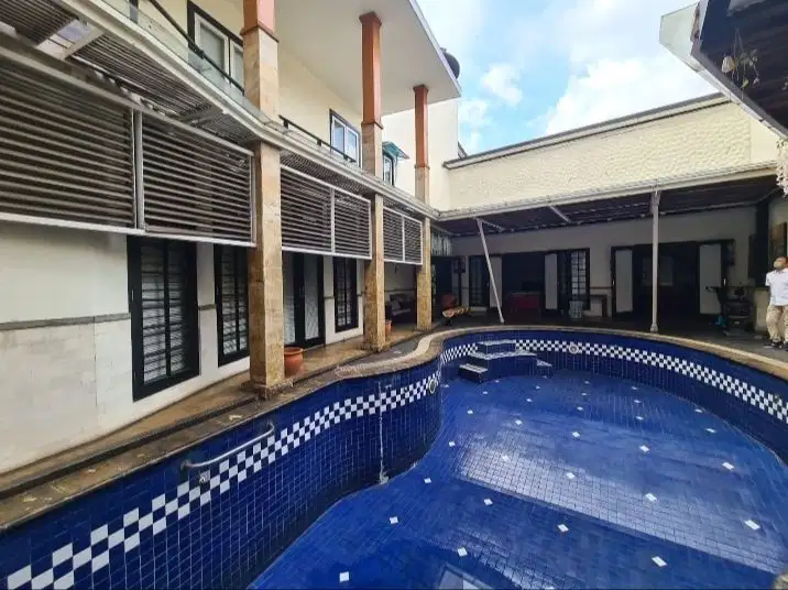 Dijual Rumah Mewah di area elite Tebet, Jalan Lebar