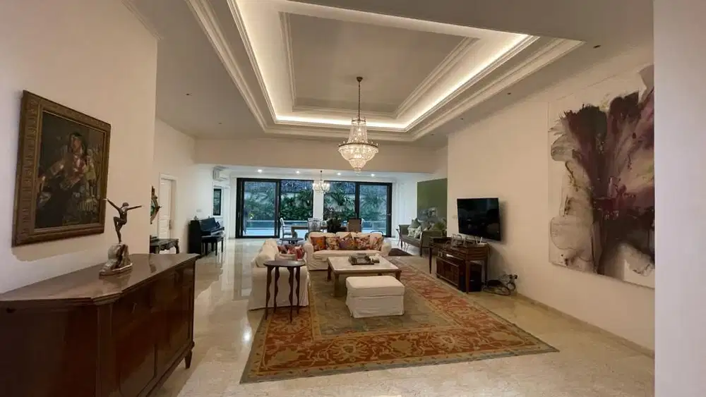 Dijual Rumah bagus model klasik dijual lokasi Kemang utara