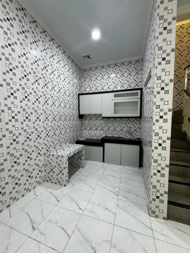 Wilson Rumah siap huni lokasi bagus dekat ke jalan raya poris indah