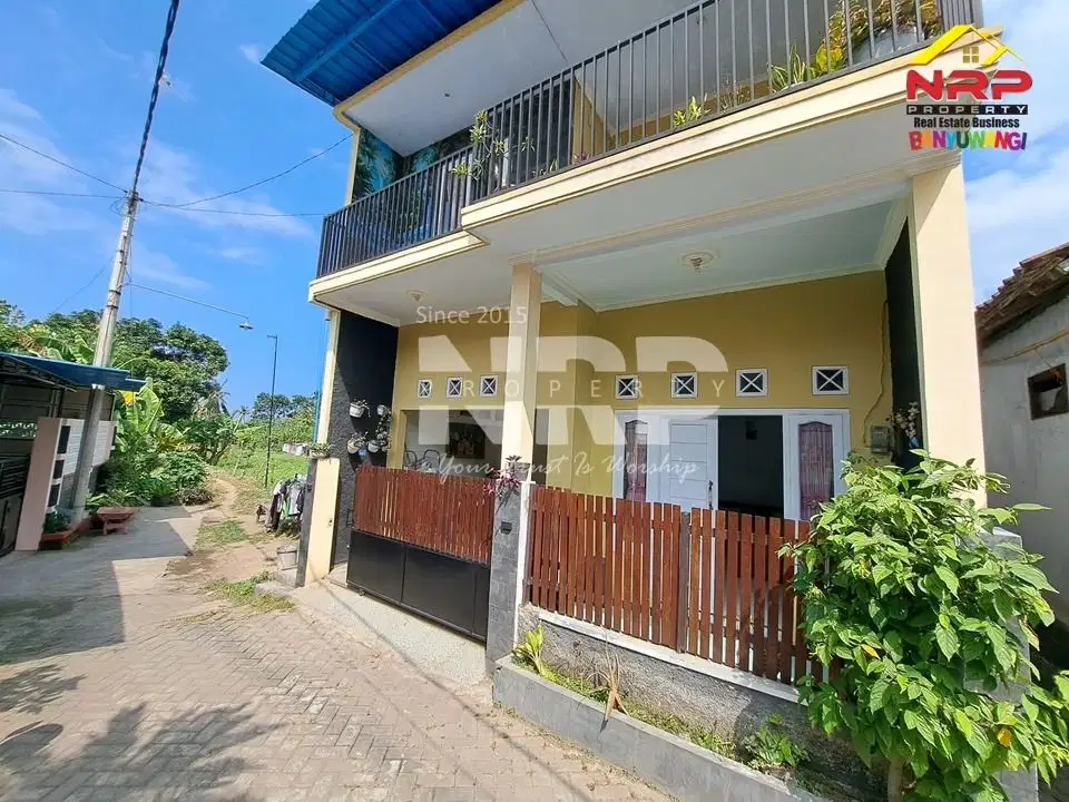 Dijual Rumah Second 2 Lantai Full Furniture di Penataban - Banyuwangi