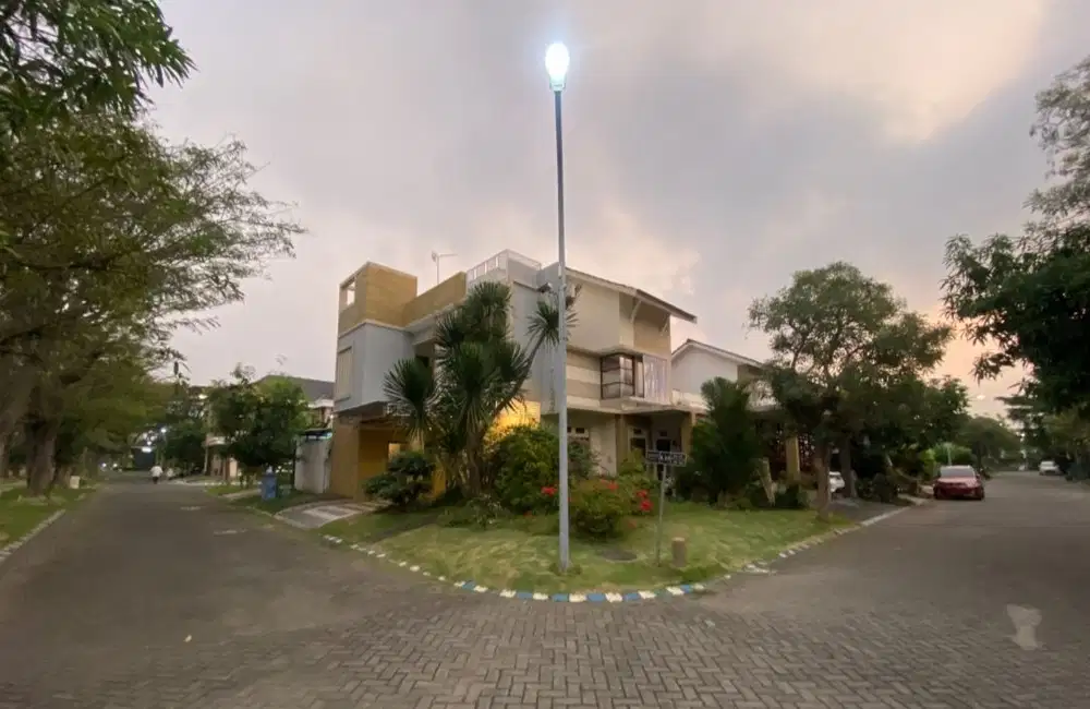 Dijual rumah siap huni pojok di puri surya jaya gedangan sidoarjo