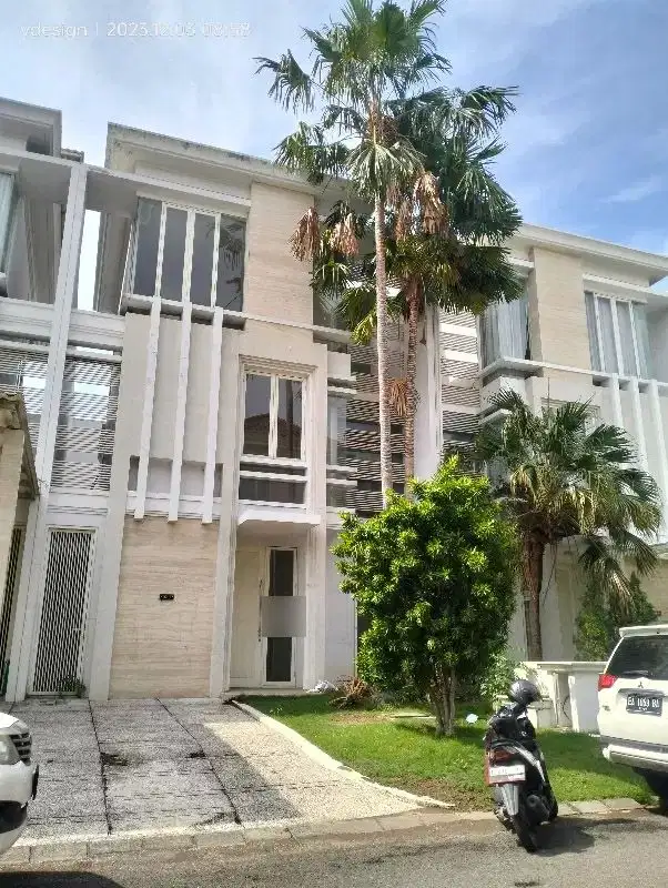 dijual murah rumah 3 lantai Pakuwon indah Surabaya Pakuwon mall