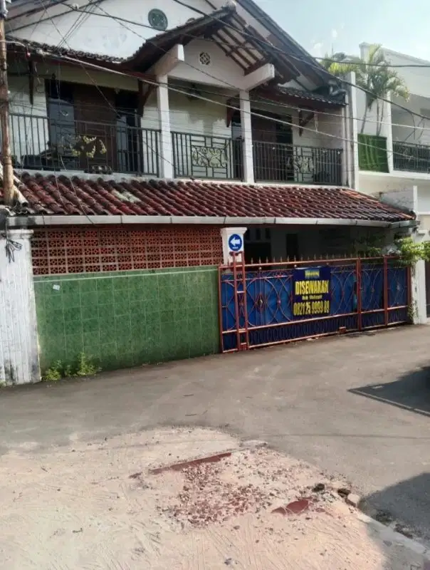 Disewakan rumah di Tebet Barat, lingkungan okey