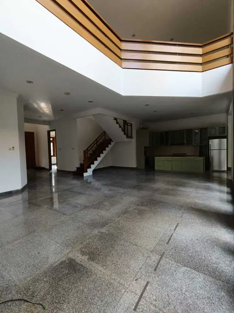 Exclusive House for Rent at Kebayoran Baru – Private Pool, Expat Frien