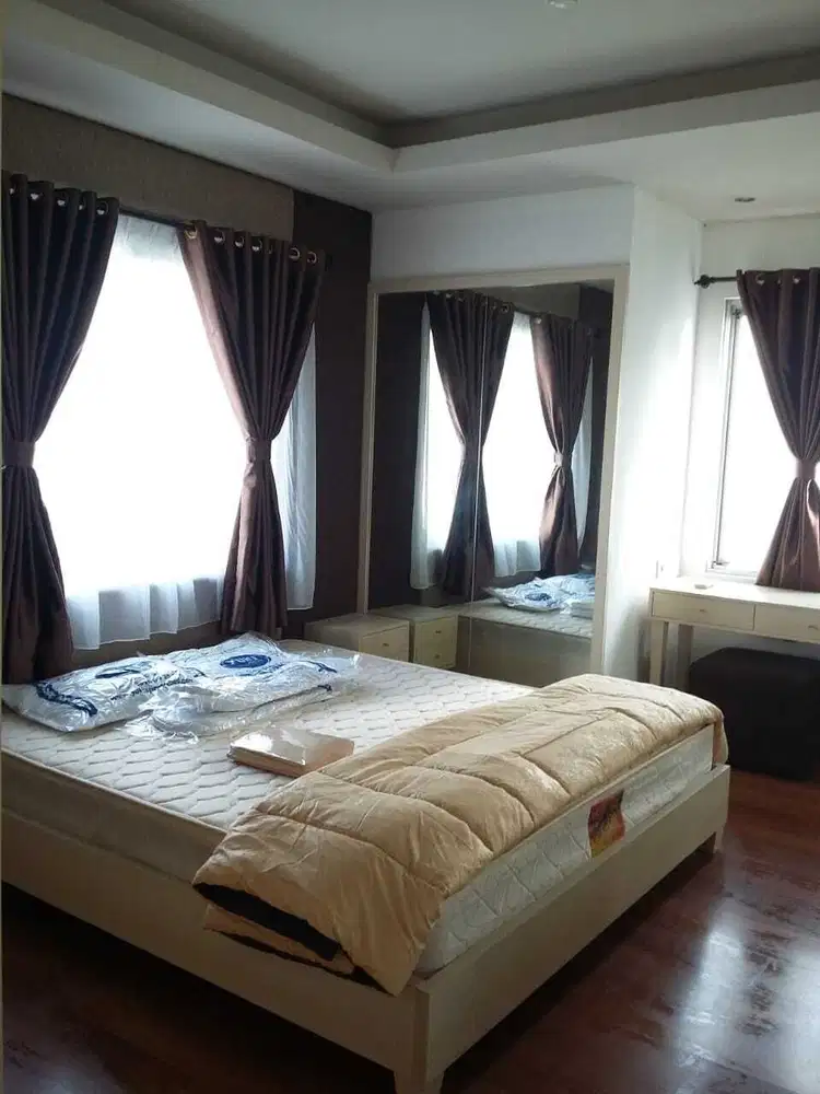 Apartemen cosmo mansion 3 BR jakarta pusat furnished