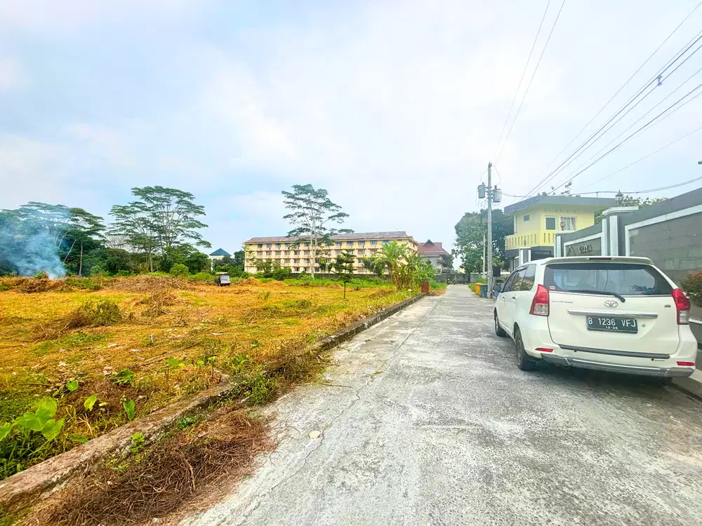 Tanah Nempel Kampus UII Pusat Sleman