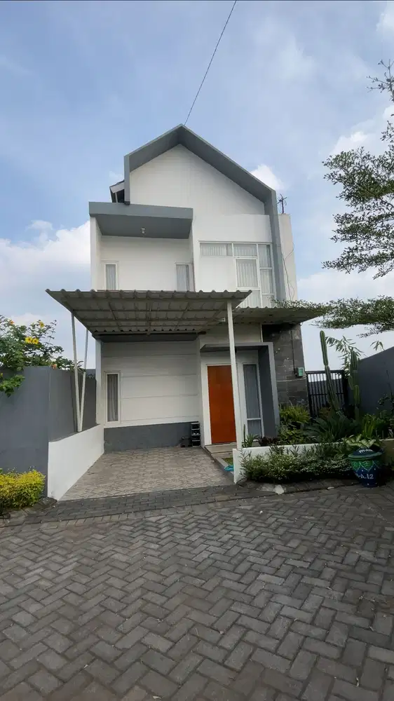 VILLA TERBAIK LOKASI DEKAT BALOGA HARGA MURAH 700 JUTAAN