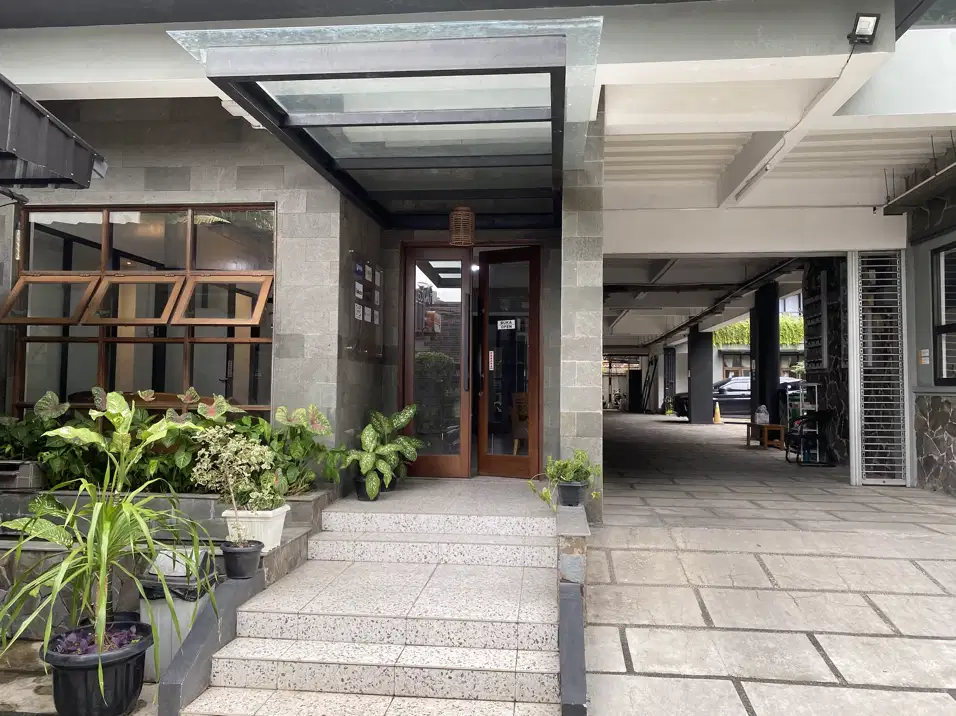 DISEWAKAN RUANG SERBAGUNA DI PUSAT KOTA – JL. PASEBAN NO. 83, JAKARTA