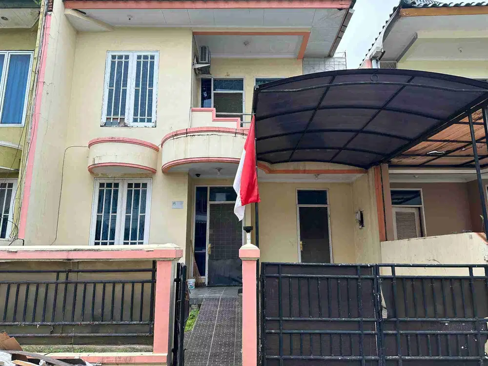 lokasi strategis dekat tol