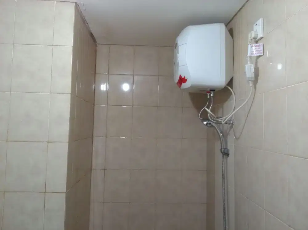 Apartemen Green Lake Sunter 2BR furnish interior, hadap timur, danau