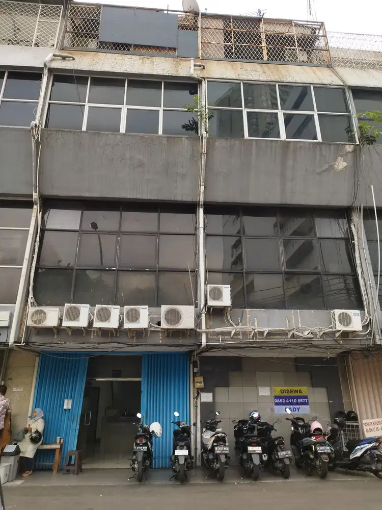 Ruko sewa 4 lantai gambir dekat monas jakarta pusat