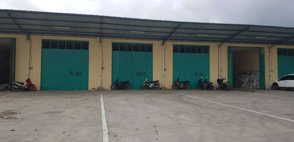 Gudang strategis cocok untuk hasil bumi dan distributor