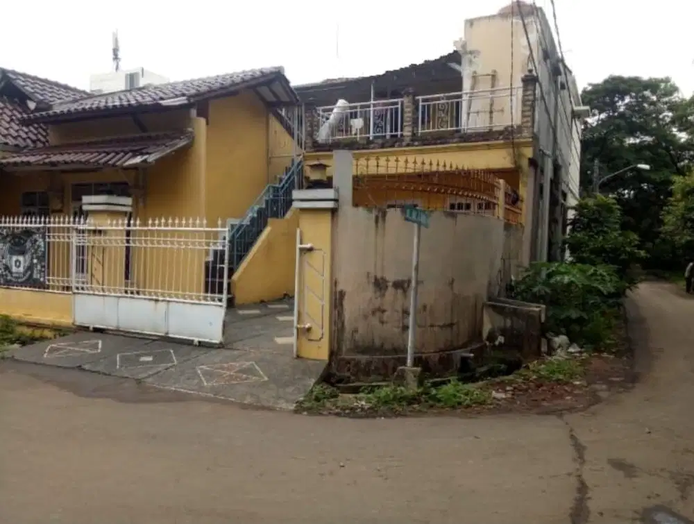 Dijual rumah kost diharkit kelapa dua