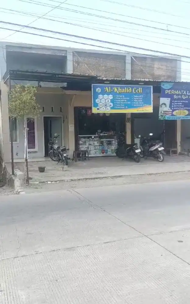 Rumah plus dua kios depan kantor BKAD kesesi