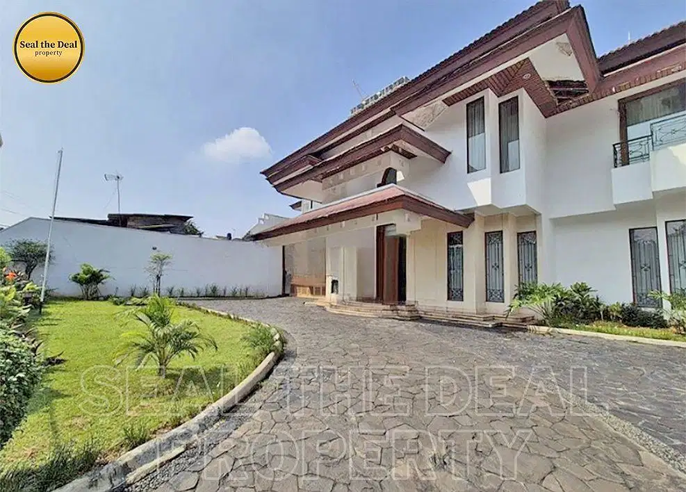 Dijual Di Jalan Raya Rumah Di Cilandak/Ampera Jakarta Selatan STD553