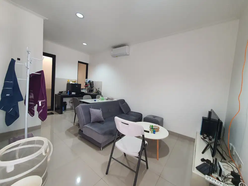 Disewakan Green Royal Condo House Jakarta Barat - 2BR Semi Furnished