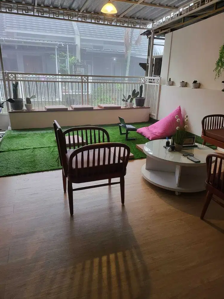 DISEWAKAN VILLA TENGAH KOTA DEKAT DENGAN SEMUA TUJUAN WISATA BATU