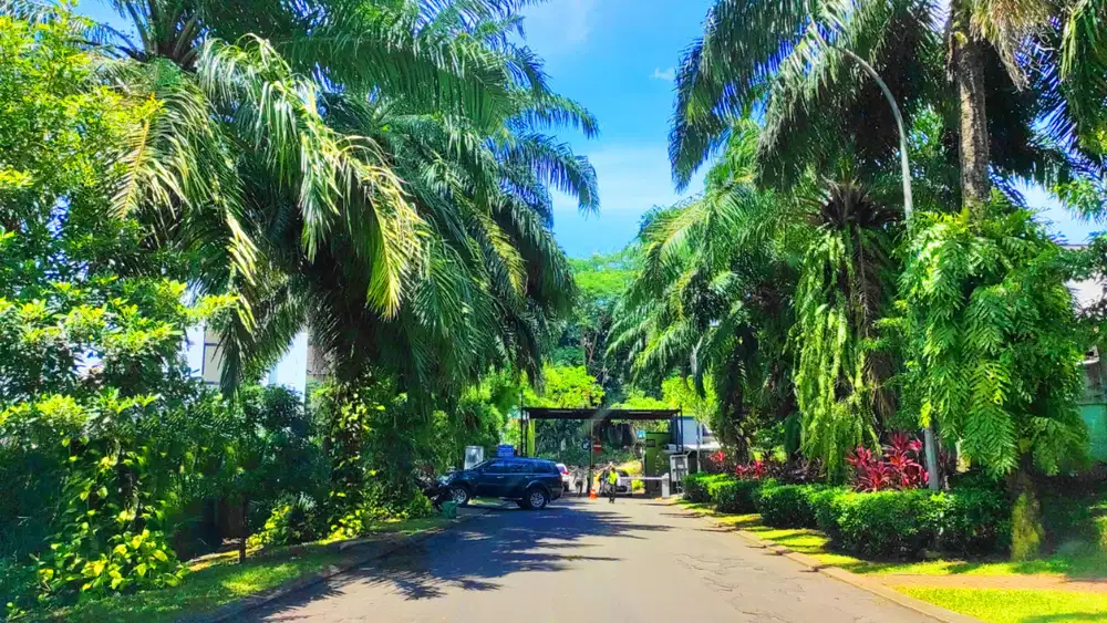 Rumah Asri di Cluster The Castilla, Dekat Pasar Modern BSD City