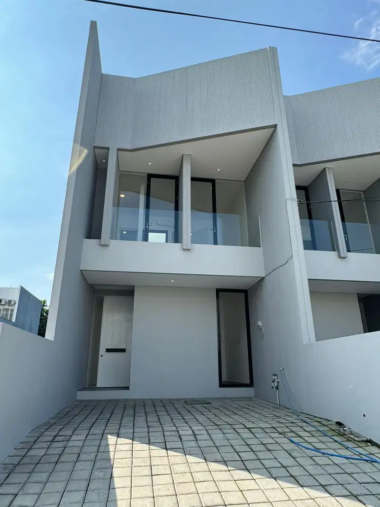Dijual Rumah Minimalis Modern Dekat Graha Family Dian Istana Surabaya