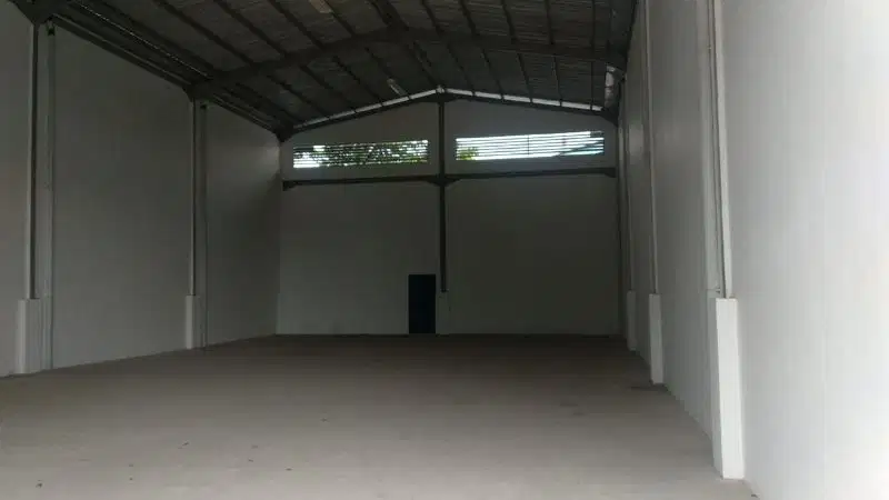 disewakan gudang luas tanah 400mt akses jalan masuk truk