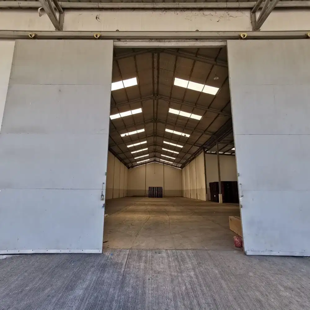 Di sewakan gudang di Bekasi Bantar gebang/jln masuk kontener