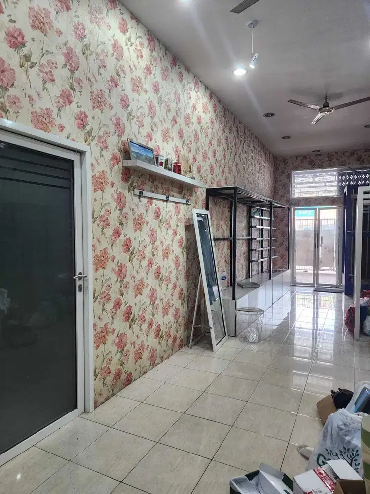 Disewakan Ruko 2 Lantai Banyak Ruangan di KH Mukmin sidoarjo