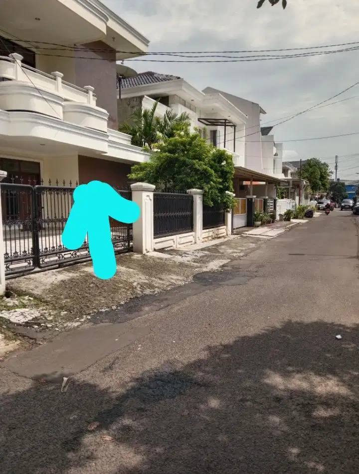 Rumah classic Mediterranian di Tebet, Jalan 3 mobil