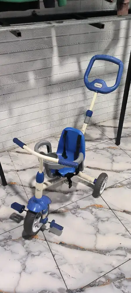 Sepeda anak little tikes kondisi siap pakai ,. Harga 600rb