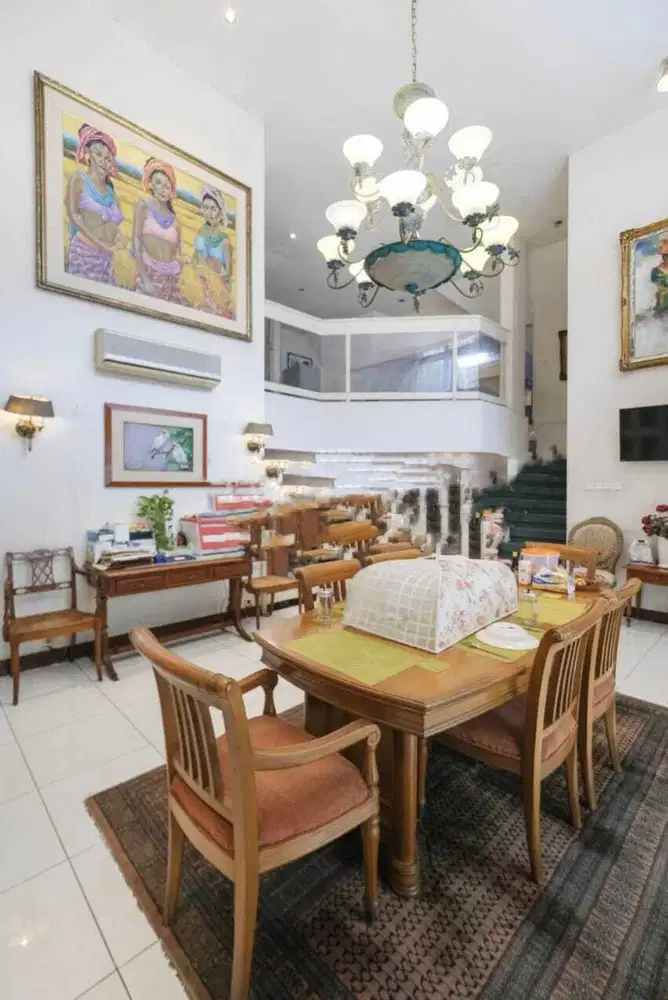 Dijual Rumah lokasi  Pondok Indah, Jakarta Selatan.