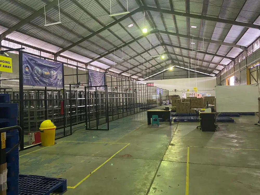 Disewakan Gudang Hoek SIER Berbek Industri Parkir Luas dkat Tol