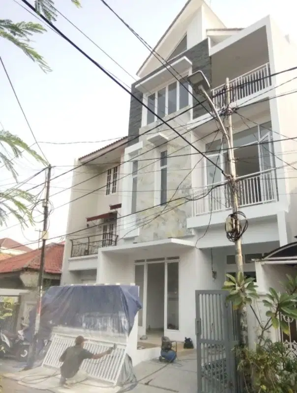 Rumah New Minimalis di Tebet, Jalan 2 mobil