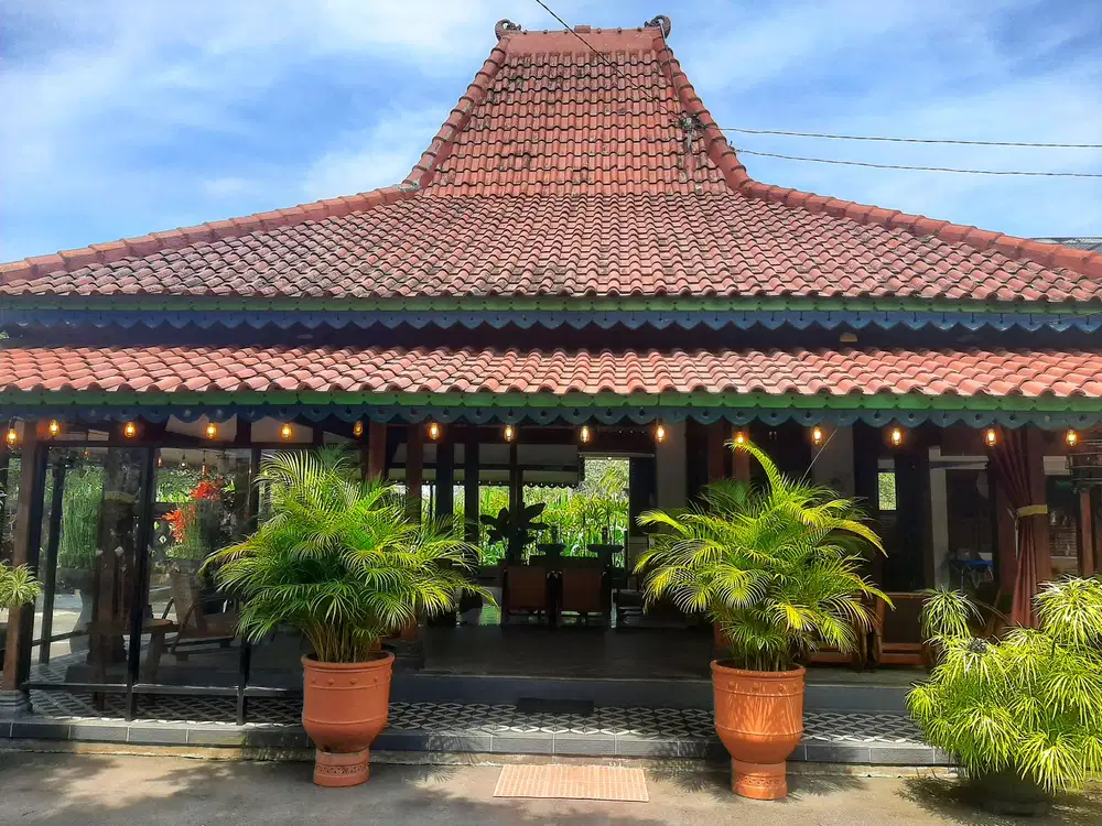 Turun Harga Resto dan Homestay Selatan Musium Merapi Pakem