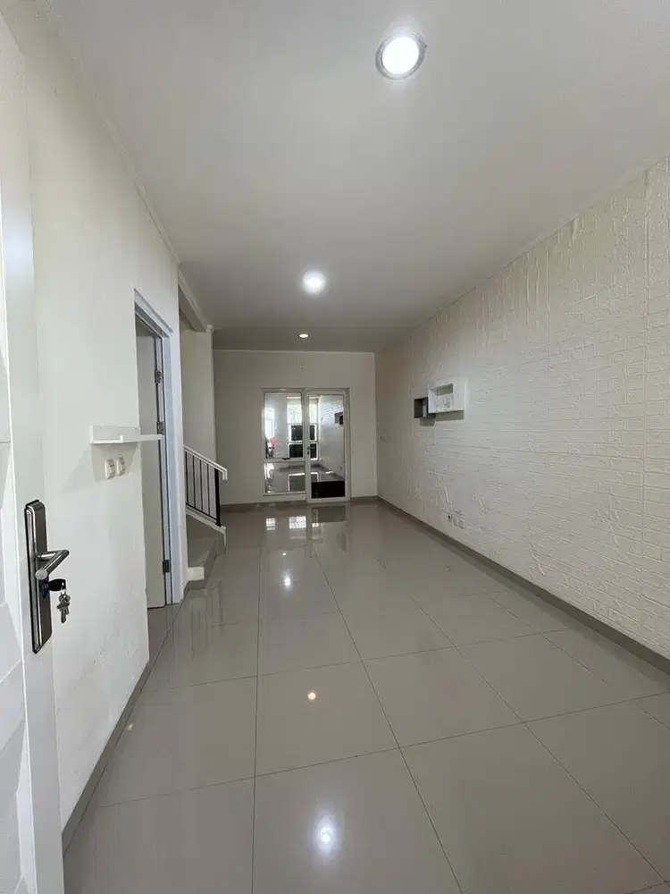 Dijual Cepat Rumah Bagus di Cluster Bahana Suvarna Sutera, Tangerang