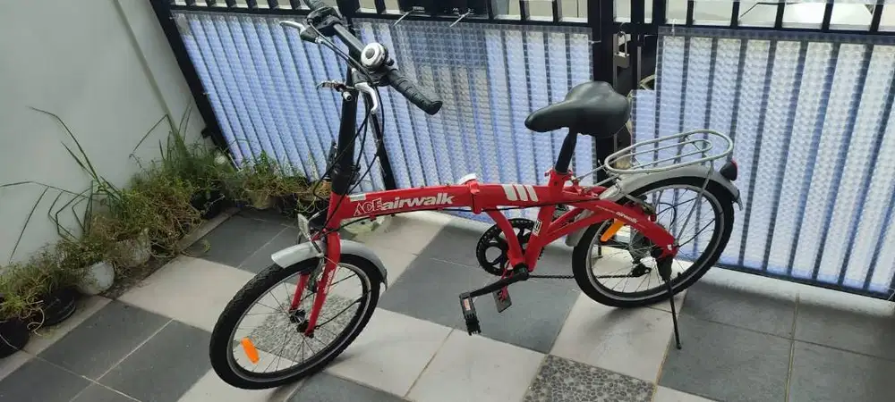 Sepeda Lipat Ace Airwalk bisa bawa barang,hemat tempat,terjangkau