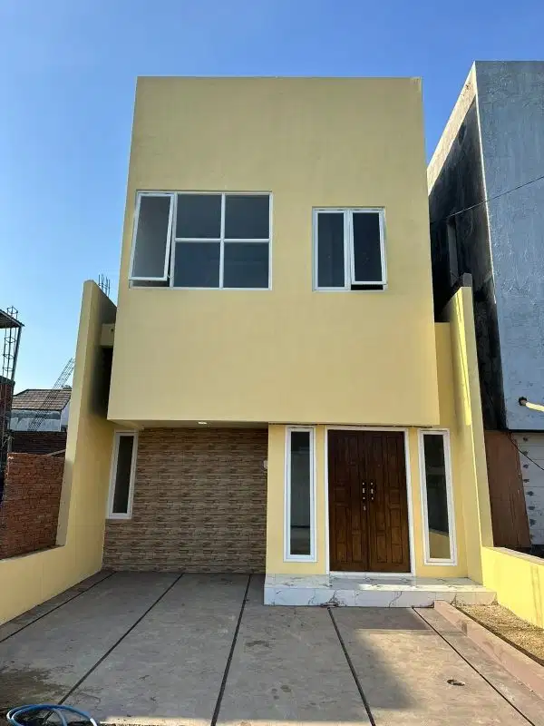 RUMAH SIAP HUNI SUKUN 2 LANTAI KOTA MALANG