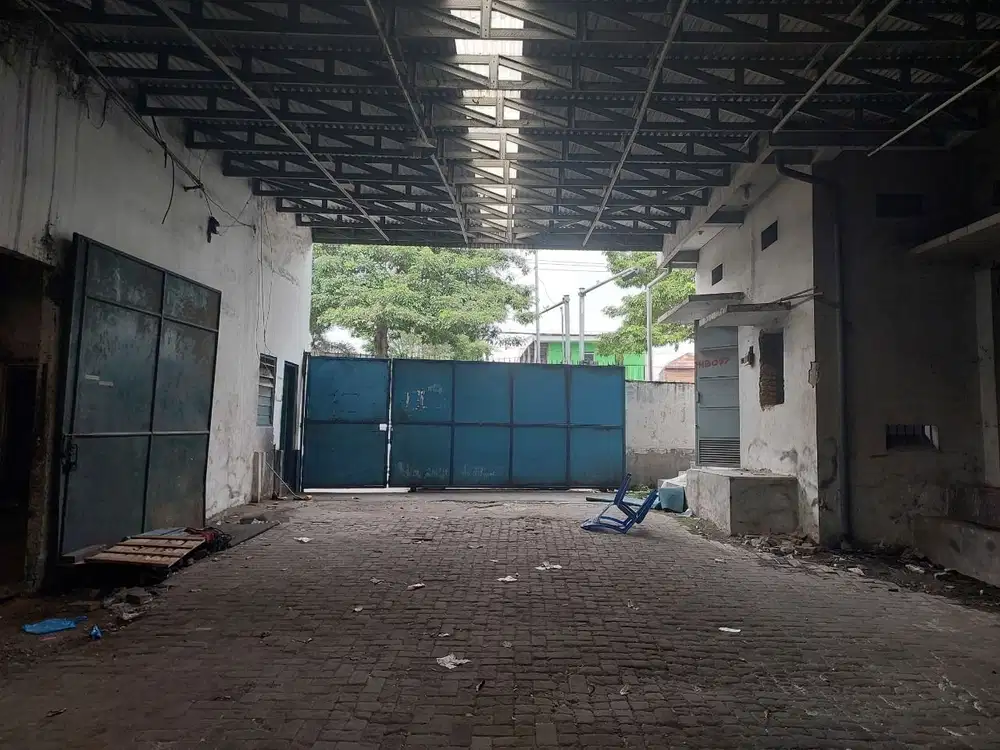 DIJUAL GUDANG DI RAYA SIMOJAWAR, DAERAH BANYU URIP, SUKOMANUNGGAL, MAR