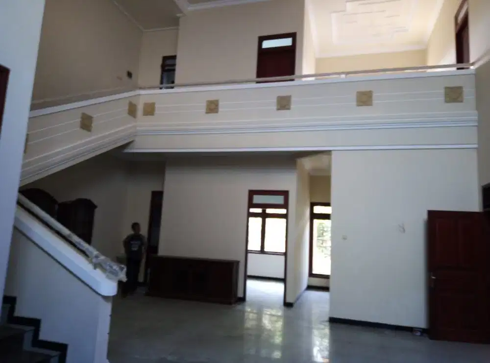 dijual rumah araya 1kondisi bagus 2 lantai