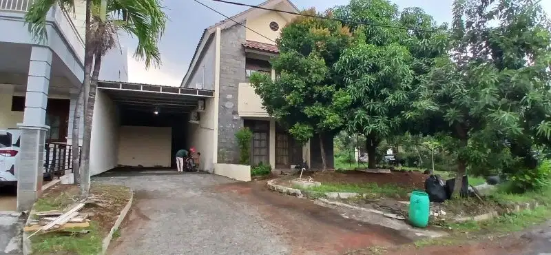 Di Jual Rumah 2 Lantai Posisi Hook Lippo Cikarang