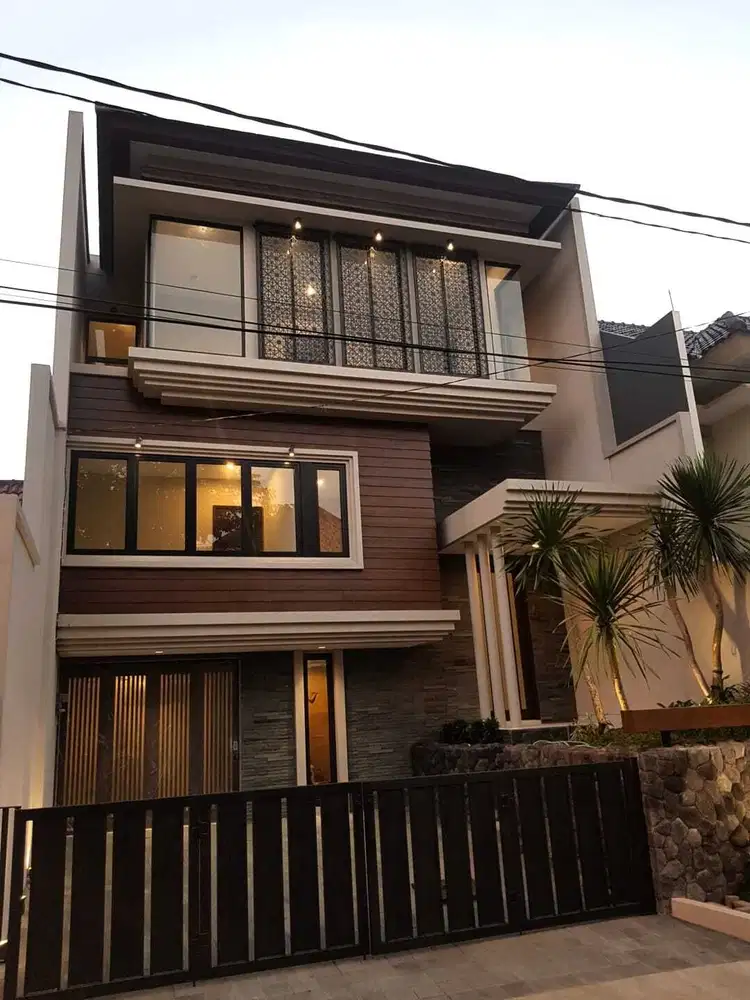 DIJUAL RUMAH ARAYA 2 MINIMALIS MODERN GRESS 3 LANTAI