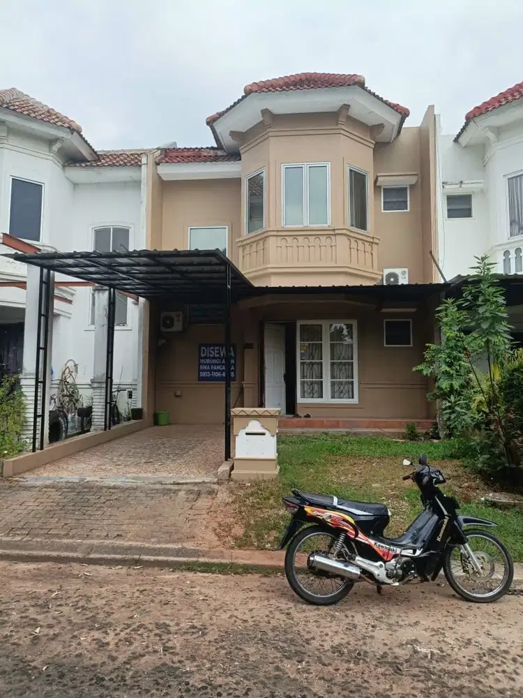 Disewakan rumah di komplek Latinos Bsd