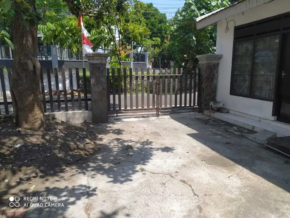 RUAMAH LUAS DEKAT PUSAT PENDIDIKAN PPPPTK-VEDC KOTA MALANG