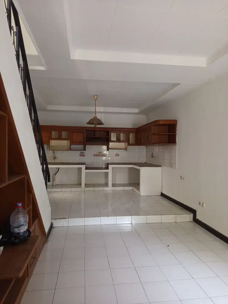 Rumah dalam komplek di sayap terusan jalan jakarta nego sampai jadi