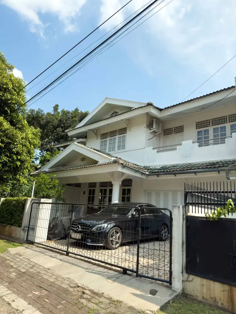 Dijual Rumah 2 Lantai Luas dan Besar Di Menteng Bintaro